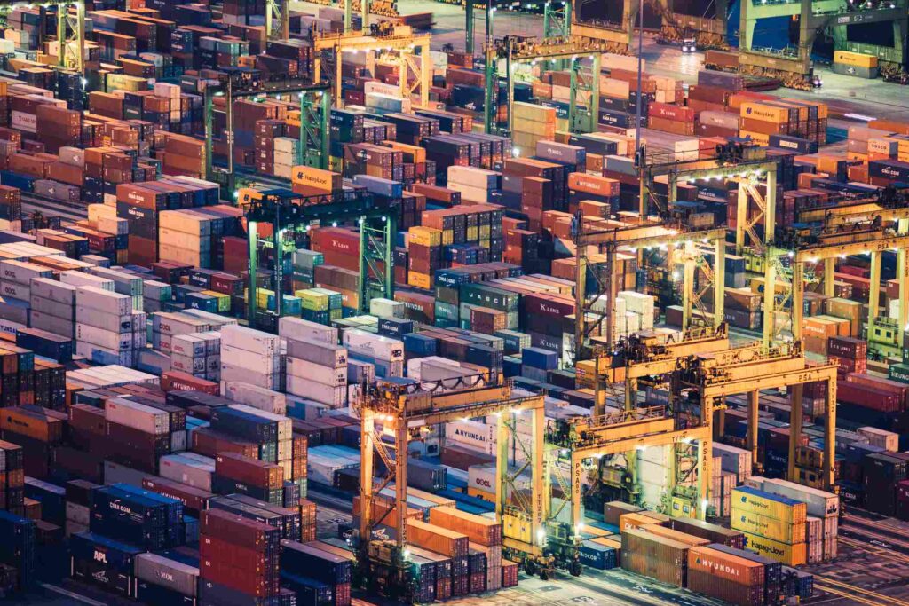 chuttersnap-xewrfLD8emE-unsplash_11zon Goods Containers